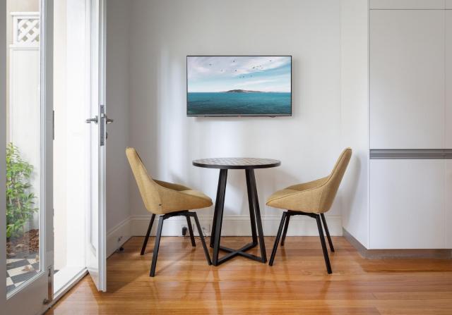 Historic Art-filled Studio Close to Transport