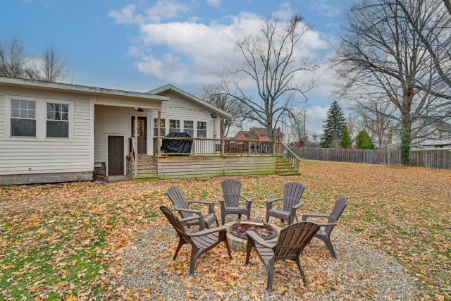 Steps to Elm St: Gorgeous Double-Lot Getaway