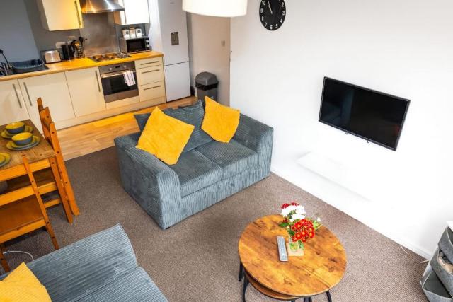 Greenings Apt Warrington - 2 Bed with FREE off road Parking & Wifi