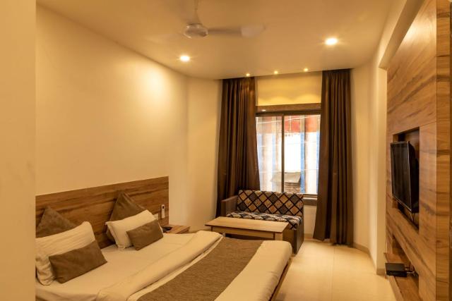 Adarsh Palace Hotel Near Bhopal Railway Station and Nadra Bus Stand Bhopal