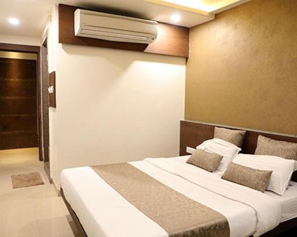Adarsh Palace Hotel Near Bhopal Railway Station and Nadra Bus Stand Bhopal