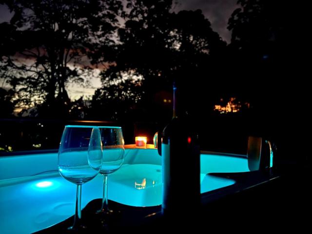 Finca Bella Village Lujo Rural con Jacuzzi y Vistas al Lago Calima