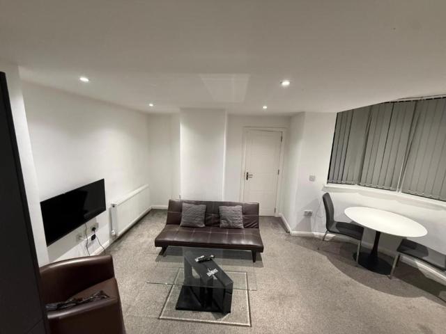 4 Seasons Apartments