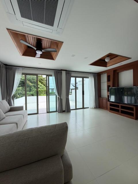 Cozy Siray Phuket - 3BR Seaview Pool Villa Family