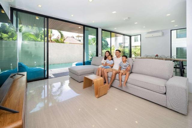 3-Story Pool Villa Near Kata Beach - UTK 4