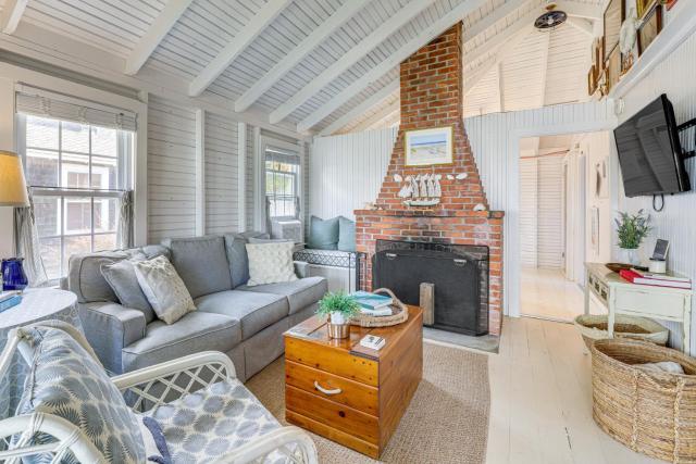 Steps to Beach: Timeless Lower Cape Cottage