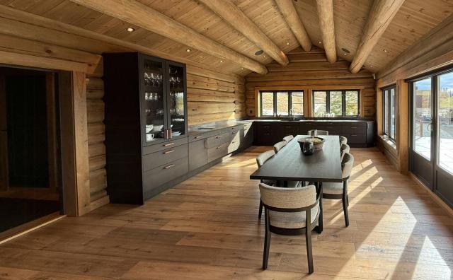 Luxurious Log Cabin At Mostertoppen