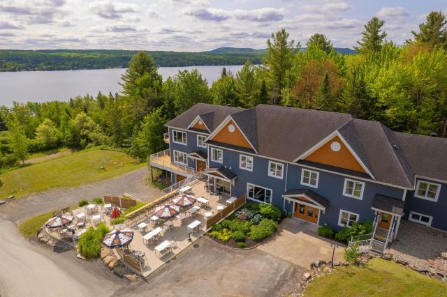 Au Sommet du Lac Magog