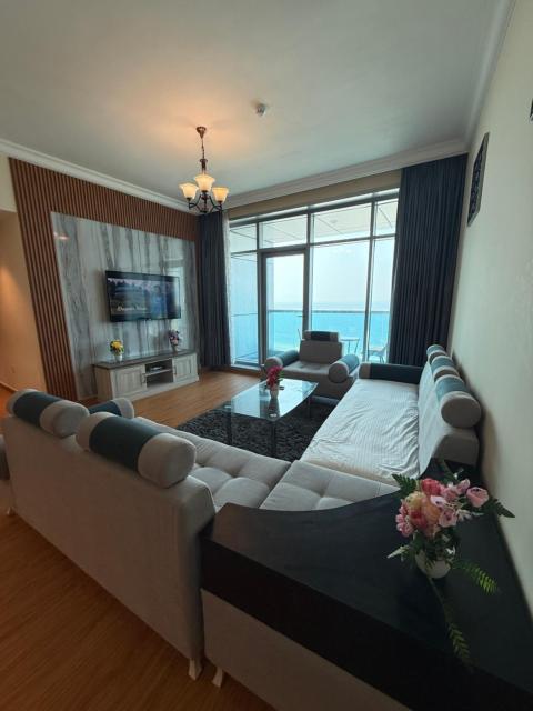 Luxury Sea View Apartment Pool & Gym&jacuzzi