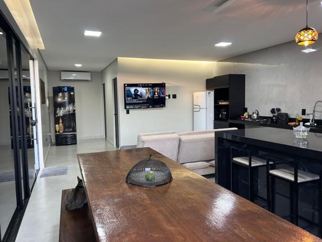 Espaço aconchegante com piscina e area gourmet