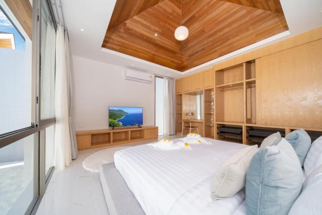 Modern 4BR Private Pool Villa near Laguna- Lux Pride 2 V9 by Warm Plus