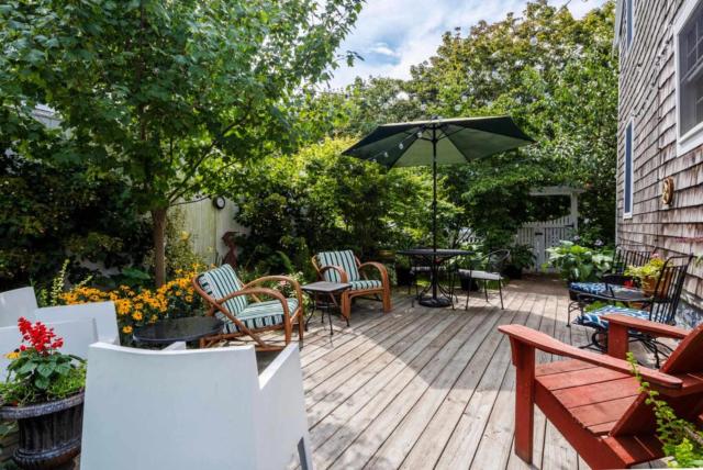 5 Min Walk to Town Patio Yard & A C