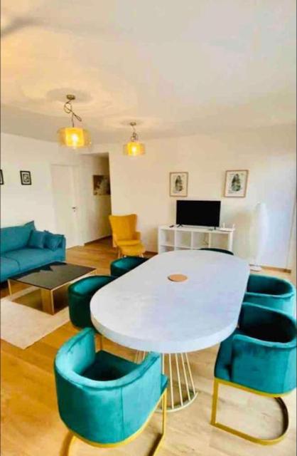 High-End 3BR w terrace, garden&parking