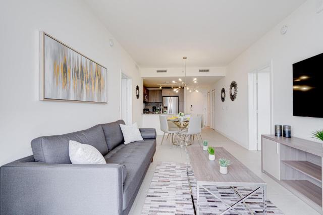 805MM DOWNTOWN DORAL CONDO 2 BEDROOMS & 2 BATHROOMS