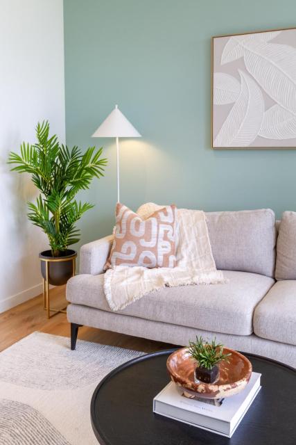 2 Bedroom with Carpark Overlooks Central East Frame