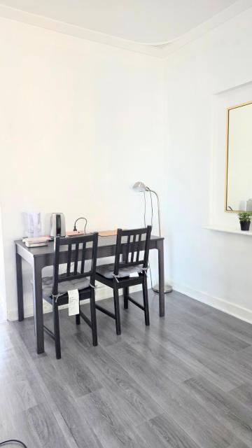 Cozy Room near airport and train station