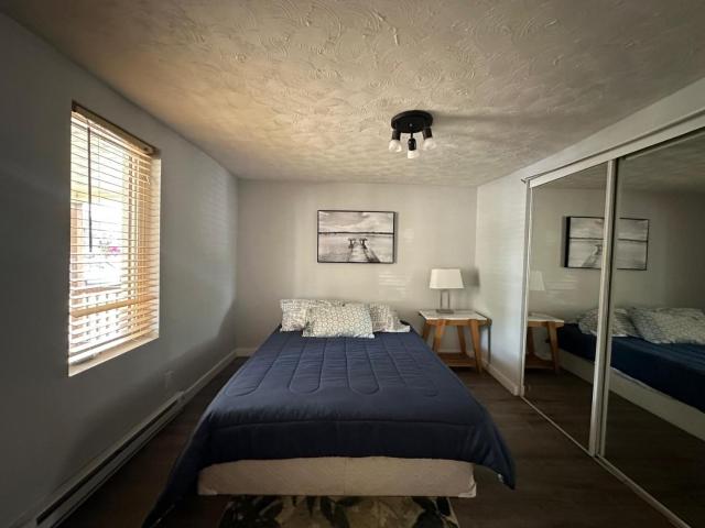 Private Room Lakeview House- Westmount