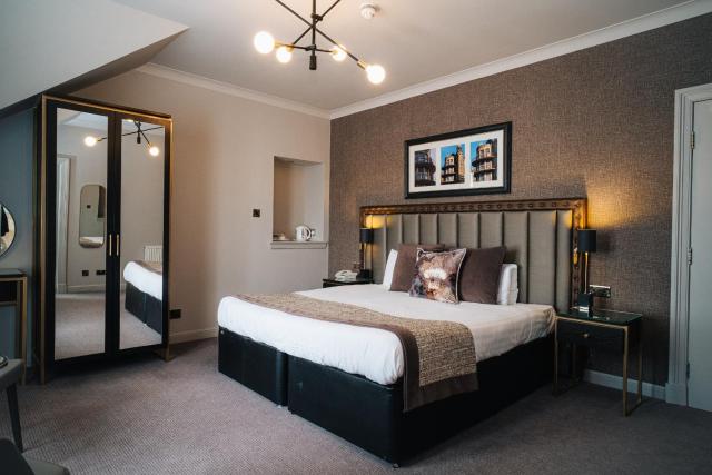 Number 10 Hotel