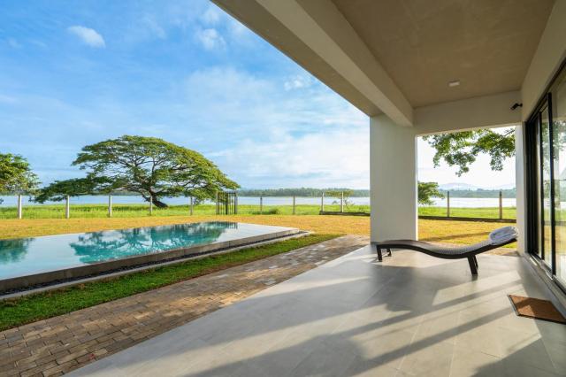 Lakefront Private Pool Villa Full Privacy Nature Escape