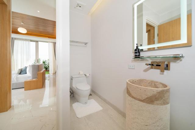 Modern 4BR Pool Villa near Bangtao Beach- Lux Pride 2 V10 by Warm Plus