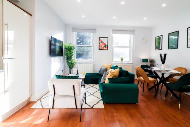 Deluxe Battersea 2-Bed 2 Minutes From Station