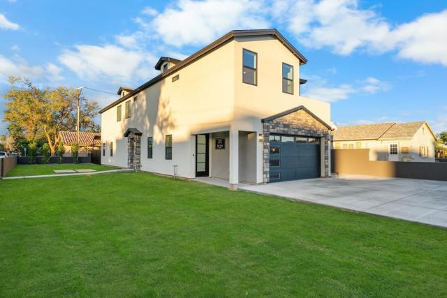 Brand new, beautiful home in the heart of Tempe