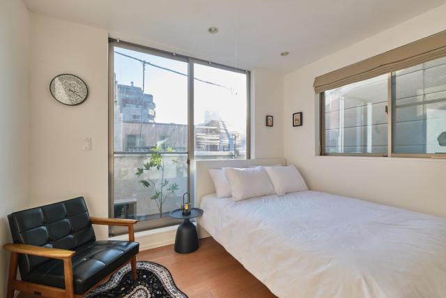 Mint House Ebisu - 3 Story, Artsy & Modern Home in Shibuya