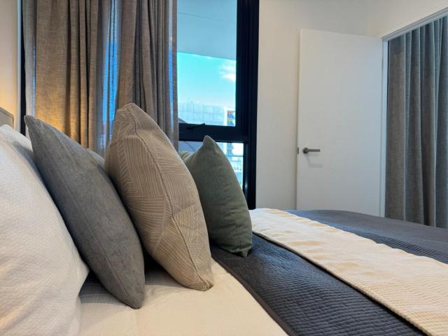 City focused comfy city view apartment