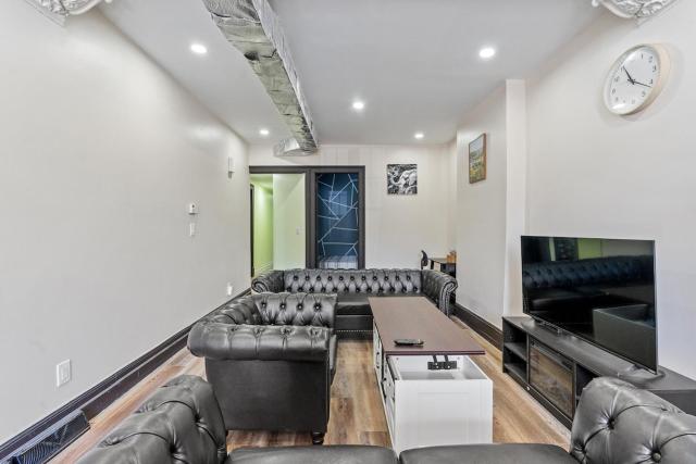 Spacious Home In Troy