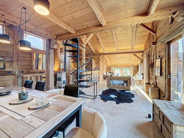 Chalet 5 chambres + dortoir proche pistes Combloux - FR-1-560-173