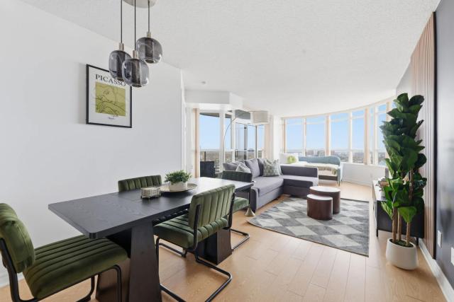 Stylish 2br High-Rise - Sleeps 7 - YYZ