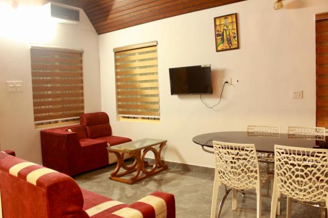 2BHK Homestay at Vagamon with Pool, Campfire and BBQ- Oakwood Oasis