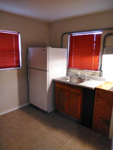 1 BEDROOM KITCHEn BATHROOM ApT