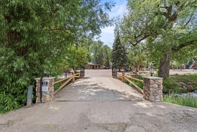 Charming Rustic Cabins with Private Outdoor Spaces near Garden of the Gods in Colorado Springs, Colorado