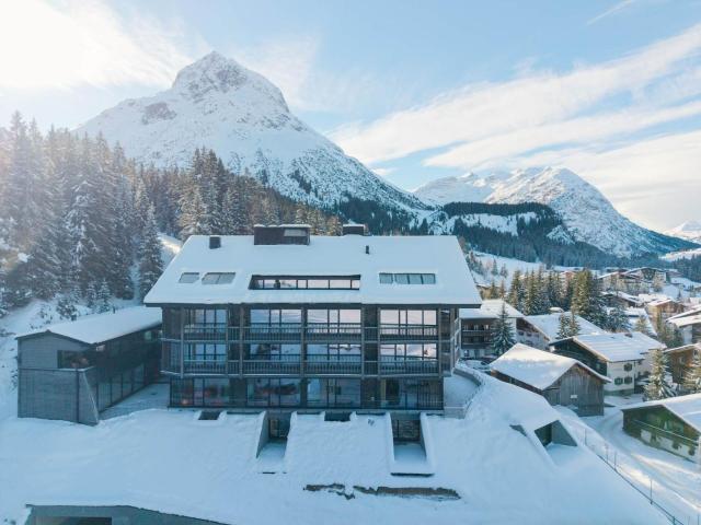 Hotel Kristberg in Lech with SPA, outdoor pool and view