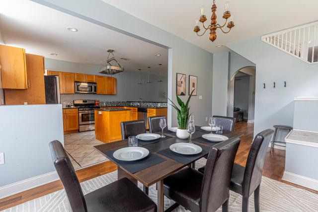 Modern 7BR Retreat