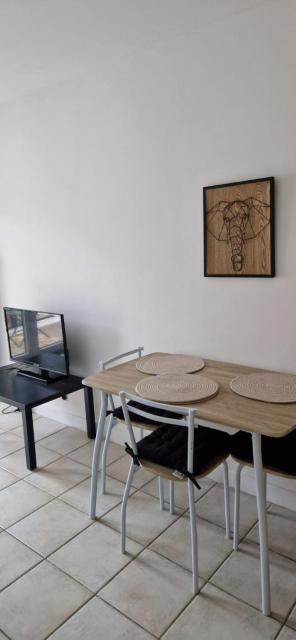 Studio moderne à Évian, lac, port et thermes