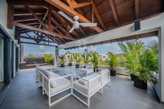 Penthouse vue piscine lagon, 200m de la plage