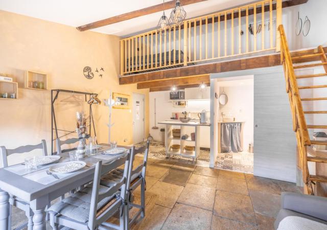 Logement bohème 2 à 4 personnes centre Beaucaire Cocoon 4