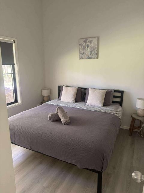 Rural Self Contained 3 bedroom Cottage on acreage,
