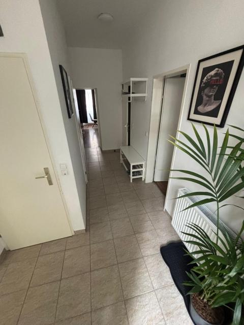 Spacious Garden Apartment 2 Bedrooms Private Terrace Near Metro