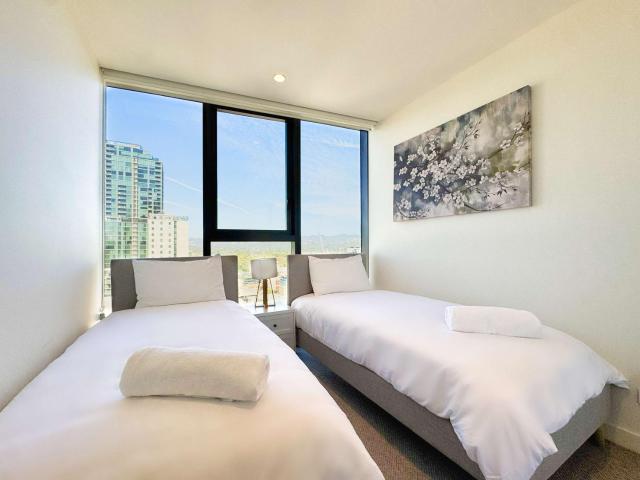 Modern CBD Gem - 2BR w City Views in Rundle Mall