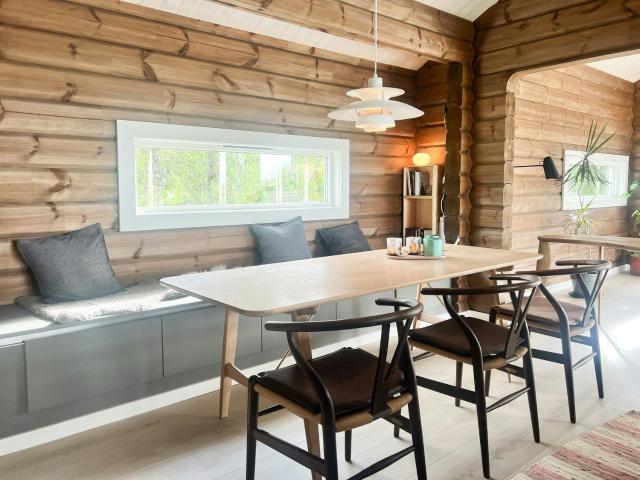 Mountain Cabin With Great Ski Terrain
