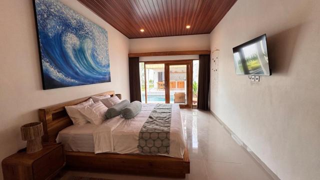 New villa with pool near the beaches