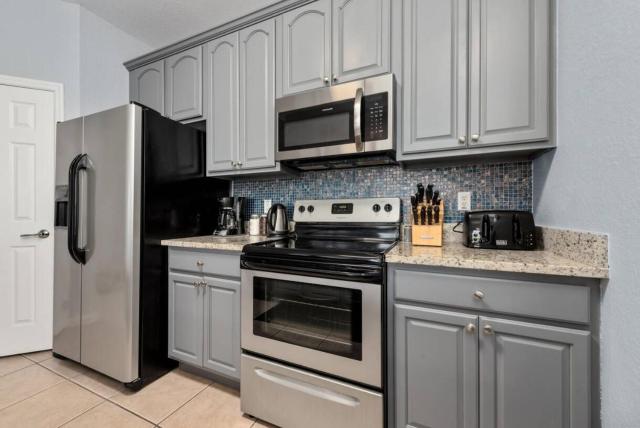 Vista Cay 3BR Condo w/ Balcony & Heated Pool