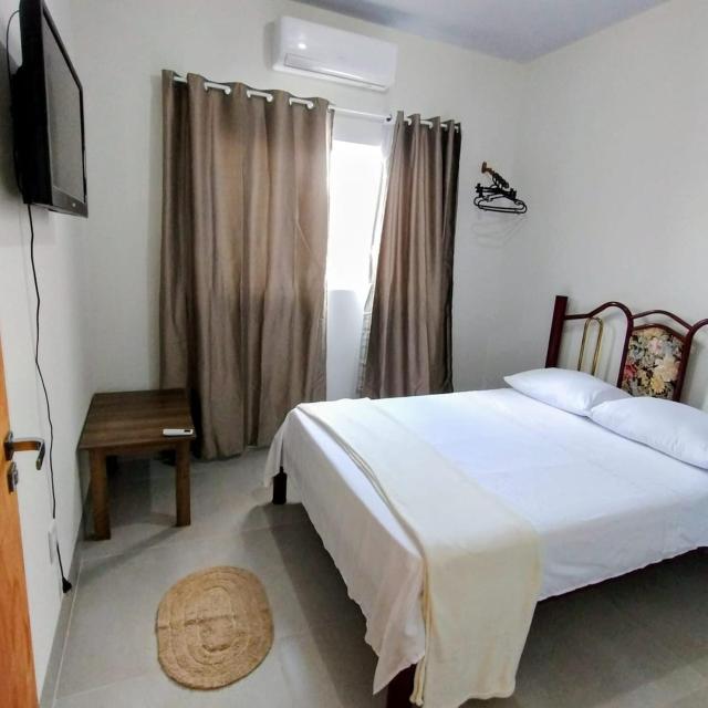 Residencial Renne Augusto, Apto 01, dois quartos, um banheiro, Wifi e estacionamento