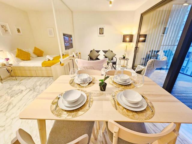 Cosy Terrace Studio close to city center-Limp11
