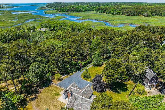 Private Pool and Close to Marconi Beach