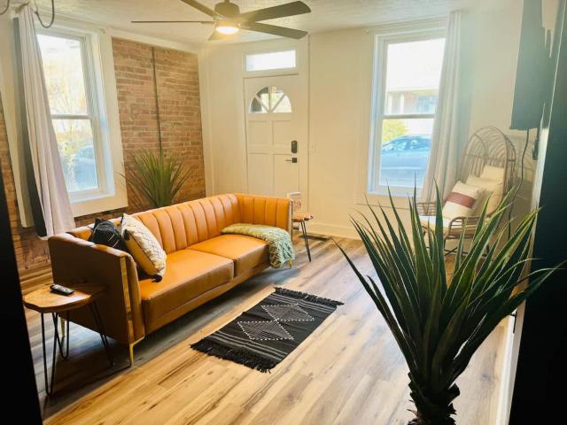 Cozy Casita by Jungle House Downtown & Short North Free Parking 5 800 Reviews Near Convention Center & Nationwide Arena & Ohio State Walk to High Street
