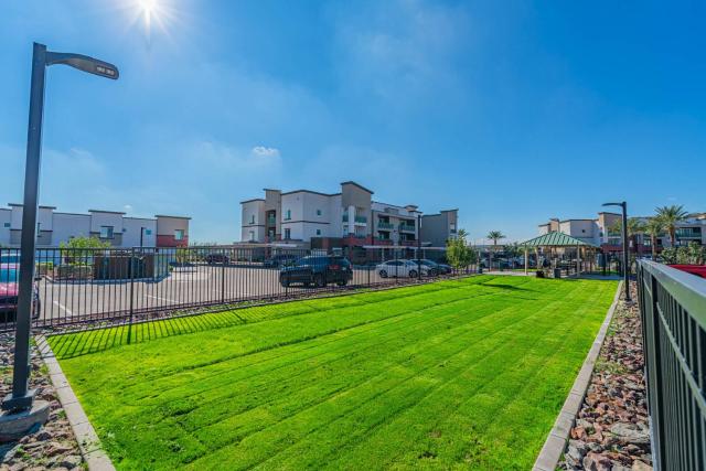 Steps from Stadium with Balcony Pool Gym Parking WD